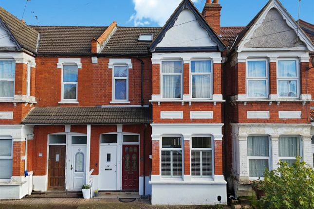 Welldon Crescent, Harrow 2 bed flat for sale