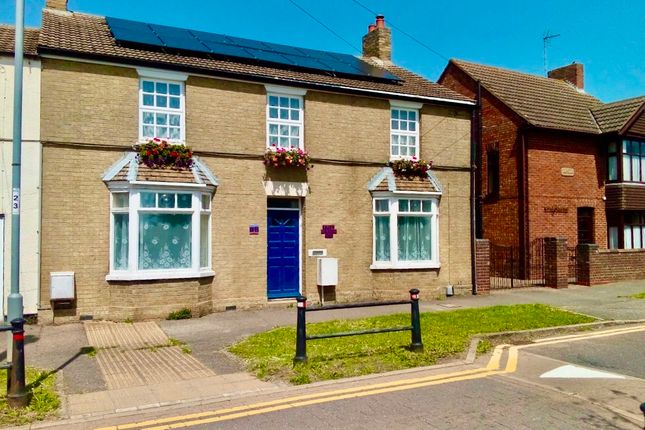 5 bedroom semi-detached house for sale