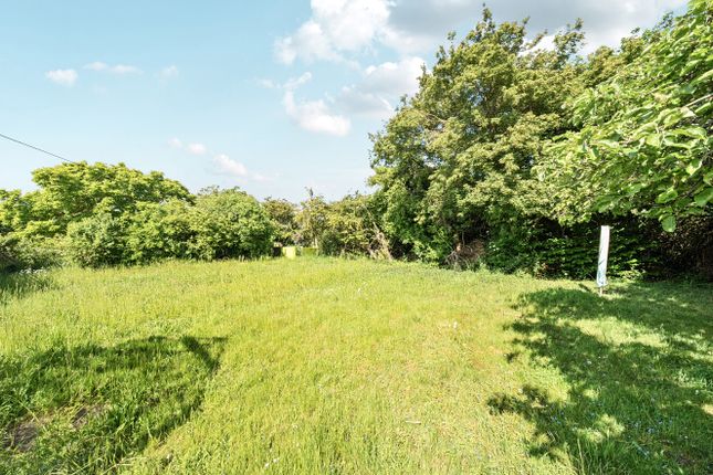 Riverside Close, Surrey TW18 3 bed bungalow for sale