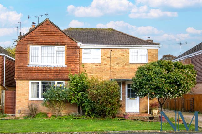 Crawley RH10 3 bed detached house for sale