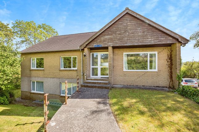 6 bed detached house