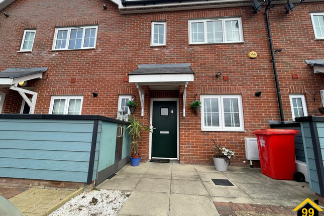 Twist Way, Slough, Berkshire, SL2 3 bed terraced house for sale