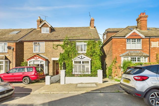 Kempshott Road, Horsham RH12 4 bed semi