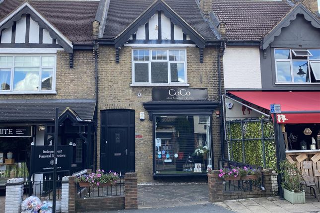 Queens Road, Buckhurst Hill 1 bed flat for sale