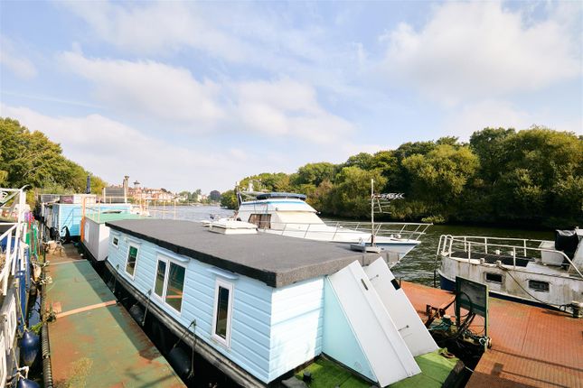 1 bedroom house boat for sale