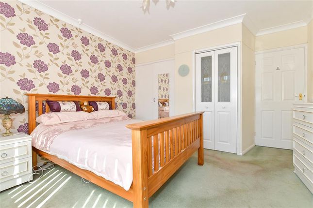 3 bed detached bungalow