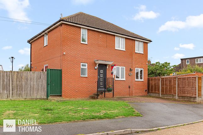 Harriescourt, Waltham Abbey, EN9 3 bed detached house for sale