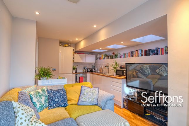 Skipper House, 130 Ber Street... 1 bed flat for sale