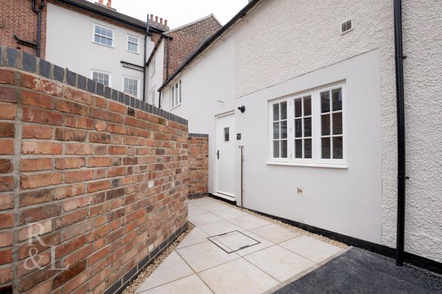 4 Kilwardby House, Kilwardby Street... 2 bed coach house for sale