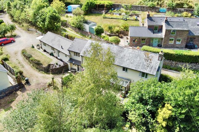 6 bedroom cottage for sale