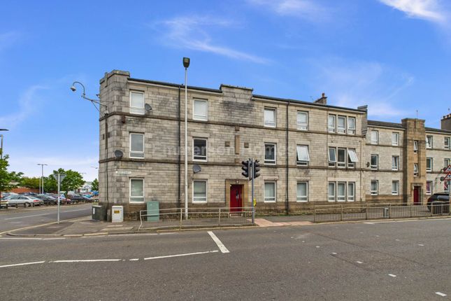 High Street, Johnstone PA5 3 bed flat for sale