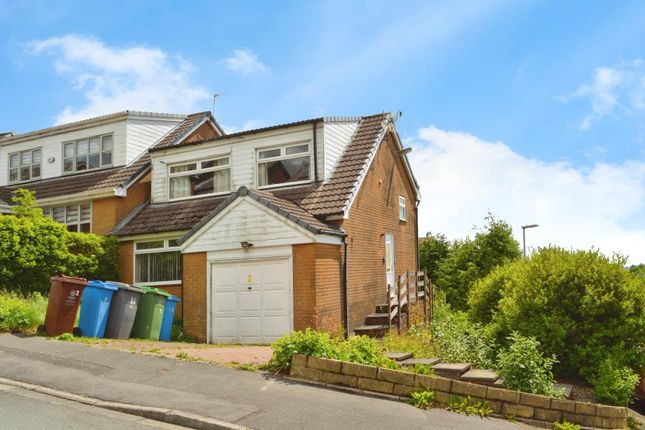 Moordale Avenue, Waterhead, Oldham 3 bed semi