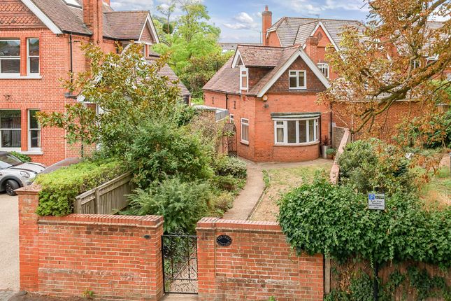 2 bedroom detached house for sale
