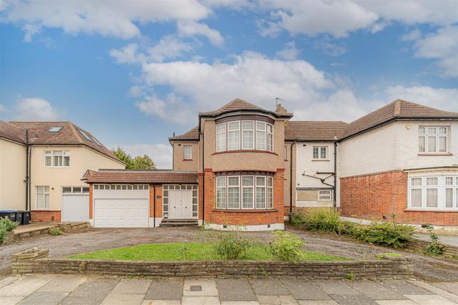 Myddelton Gardens, Winchmore Hill 3 bed semi