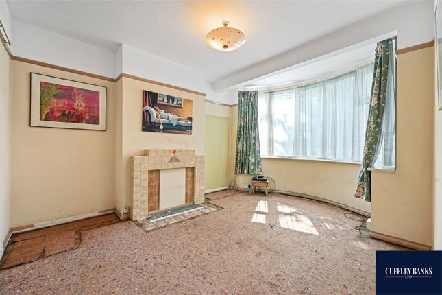 Medway Drive, Perivale, Middlesex, UB6 3 bed end of terrace house for sale