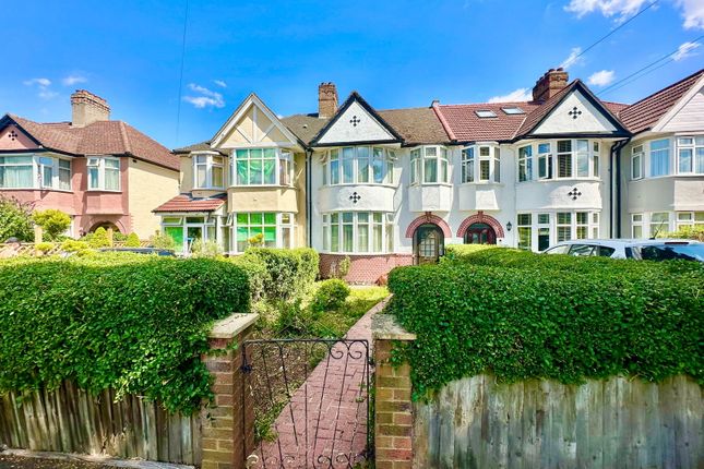Rushgrove Avenue, London NW9 3 bed terraced house for sale