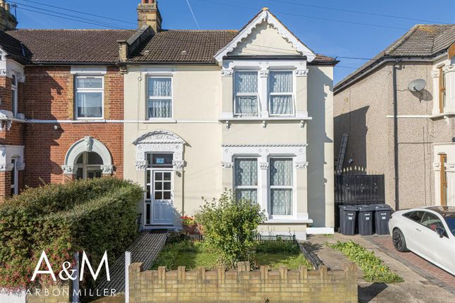 4 bedroom end of terrace house for sale