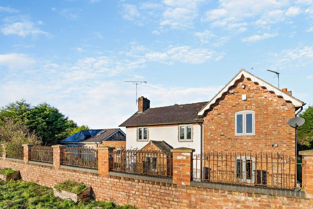 4 bed detached house