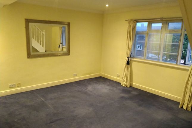 Avington Court, Old Kent Road... 2 bed flat for sale