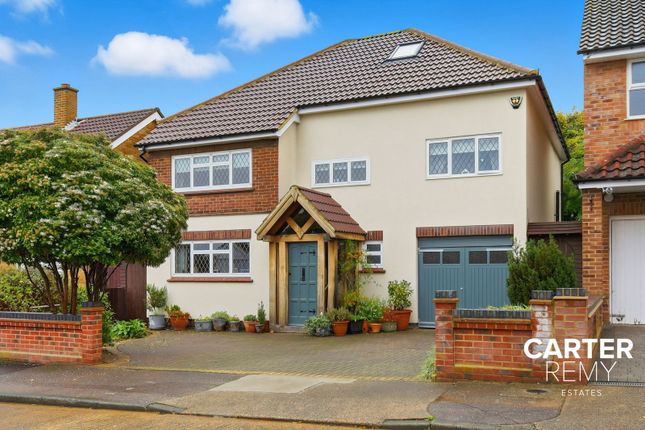 Woodward Close, Grays, RM17 4 bed detached house for sale
