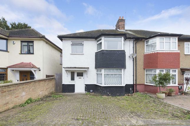 Richmond Gardens, London NW4 3 bed semi