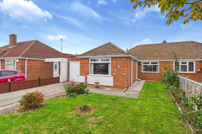 Garden Way, Longlevens, Gloucester 3 bed semi
