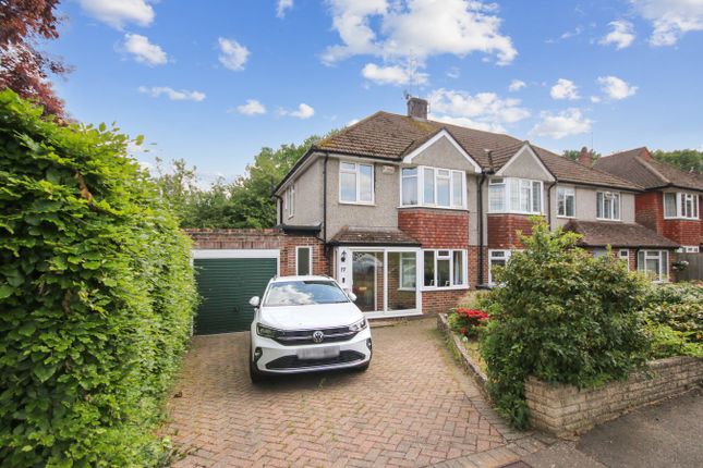 Blount Avenue, East Grinstead, RH19 3 bed semi
