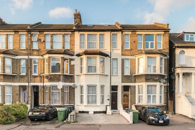 Lea Bridge Road, London E10 9 bed house for sale