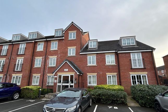 Priestfields, Leigh 2 bed flat for sale