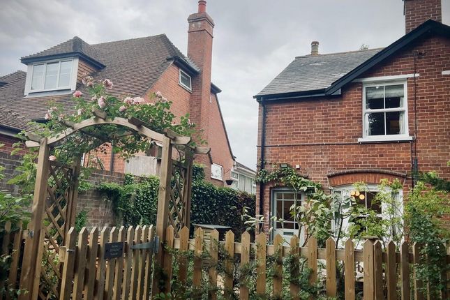 Oxford Road, Marlow, SL7 3 bed cottage for sale