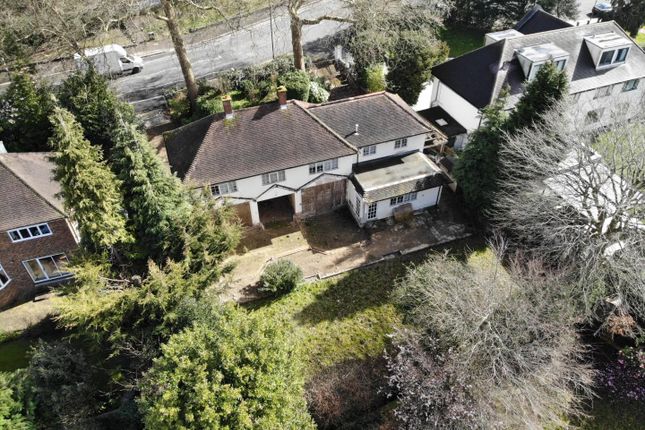 5 bed detached house