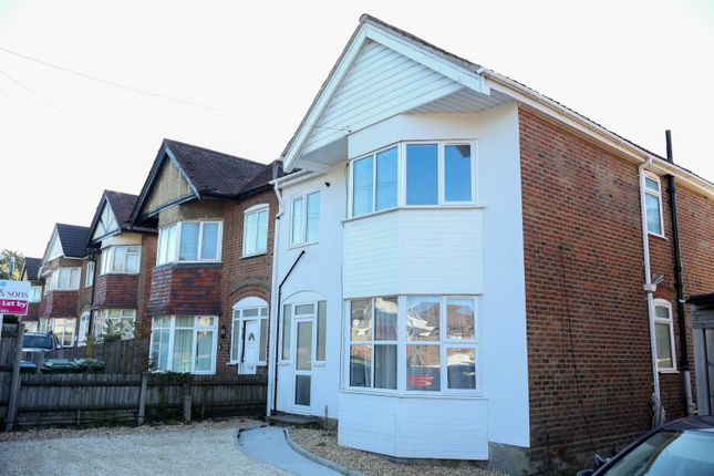 Bitterne Road West, Southampton SO18 2 bed flat for sale
