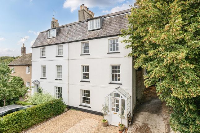 5 bedroom semi-detached house for sale