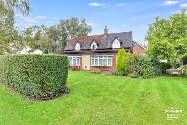 Lichfield Road, Rugeley WS15 3 bed detached house for sale