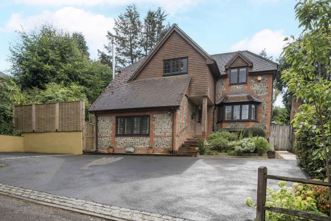 West View Road, Hampshire GU35 4 bed detached house for sale