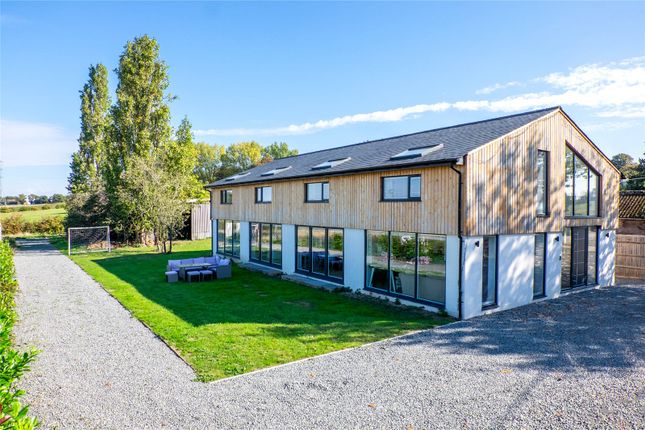 Breach Lane, Upchurch, Kent, ME9 4 bed barn conversion for sale