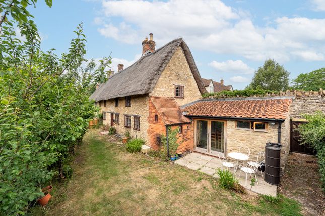 River Row, Mill Lane, Pavenham... 3 bed cottage for sale