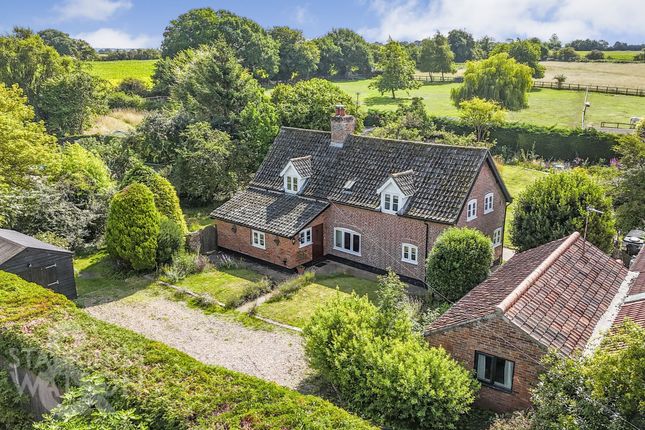Tithebarn Lane, Norwich NR14 5 bed detached house for sale