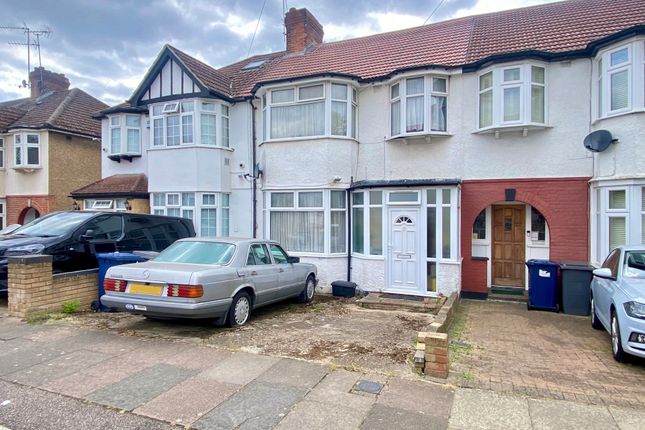 Colin Gardens, London, NW9 6EJ 4 bed terraced house for sale