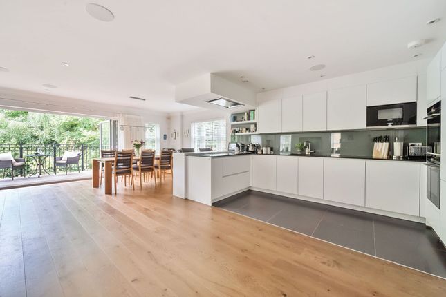 Huntingdon Avenue, Whitefield Court, TN4 3 bed apartment for sale