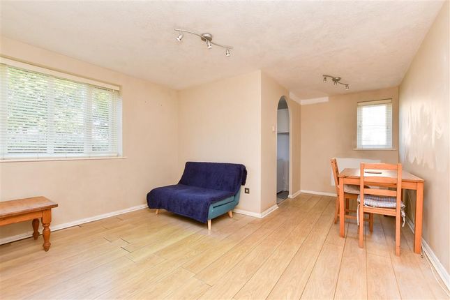 Chipstead Close, Sutton, Surrey 1 bed ground floor flat for sale