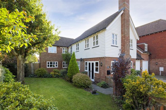 Alegria, 6 Baldwins Place, Harrietsham 4 bed detached house for sale