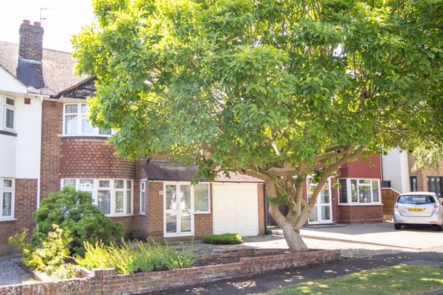 Sebastian Avenue, Shenfield... 3 bed semi
