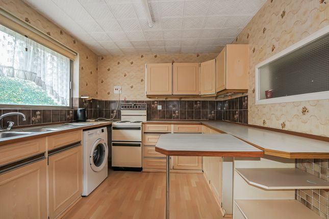 Wraysbury 3 bed detached bungalow for sale