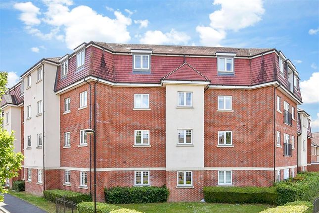 Schoolgate Drive, Morden, Surrey 2 bed flat for sale