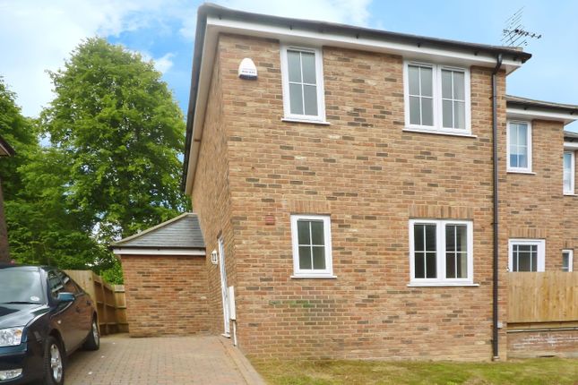 Fremlin Close, Rusthall TN4 3 bed semi