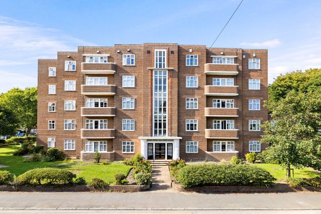 Sandgate Road, Folkestone, CT20 3 bed apartment for sale