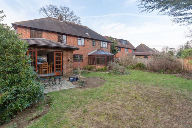 Massetts Road, Horley, Surrey, RH6 5 bed detached house for sale