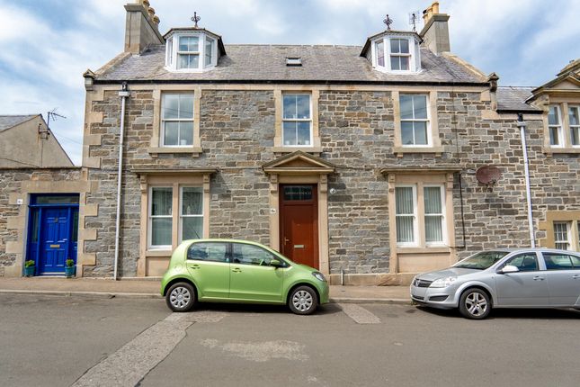 3 bedroom flat for sale
