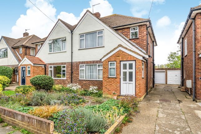Catlin Crescent, Shepperton, TW17 3 bed semi